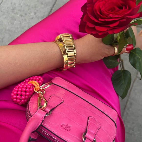 Meet your Posher, Alicia 💖 - Picture 2 of 3